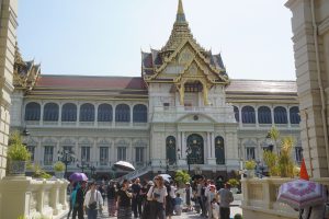 Royal Castle looks boring next to Wat Pho in Bangkok |Thailand