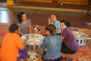 And these are his Friendy Servants during Lunch in the Temple in Vientiane | Laos