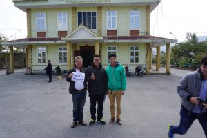Never alone again but with 3 Vietnamese - Welcome at the Border by Officer Dzung, Guide Binh, Driver and Leading Car missing at Dien Bien Phu | Vietnam