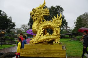 Dragon Supervising Palace Courts | Vietnam