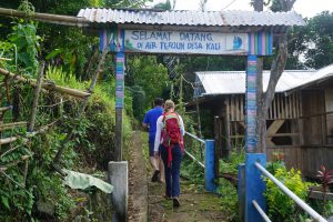Hiking to Air Terjun Desa Kali Waterfall | Tomohon