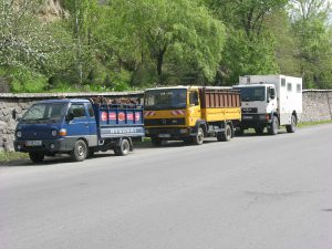 Parking next to Cattle in Özgön | Kyrgyzstan