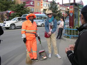 ...And Dustmen make a Clean Country | China
