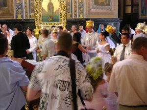 Five pairs get married in Cisinau Cathedral | Moldova
